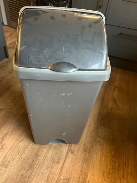 Photo of free Large bin suitable for recyclingetc (CH61) #1