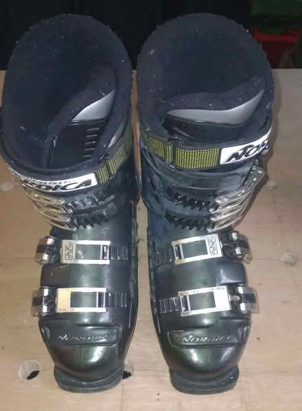 Photo of free Ladies Skiboots (Eastcourt SN8) #1