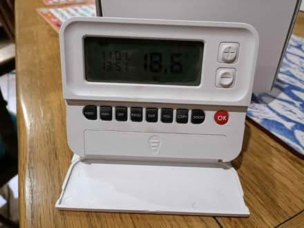Photo of free EPH wireless thermostat & receiver (Shirley CR0) #2