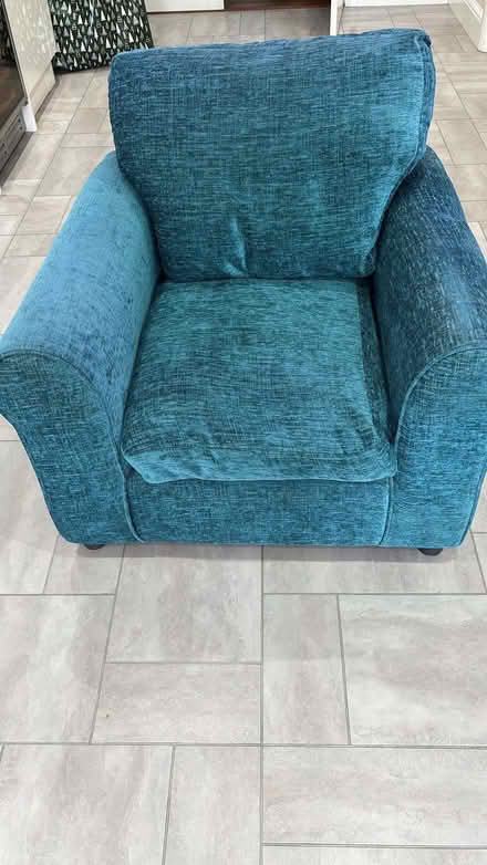 Photo of free Single sofa chair, turquoise (Sharmans Cross B91) #1