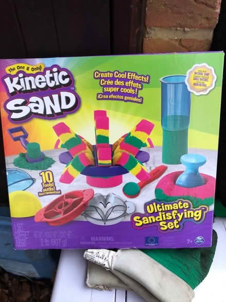 Photo of free Open box of kinetic sand (HP3 Bennetts End) #1