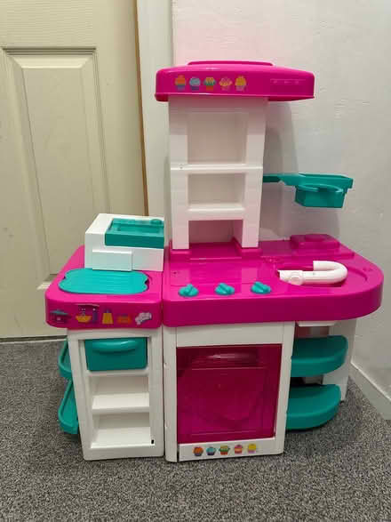 Photo of free Play kitchen (Wolverhampton) #3