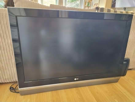Photo of free 42" Working TV (SW19 Morden) #1