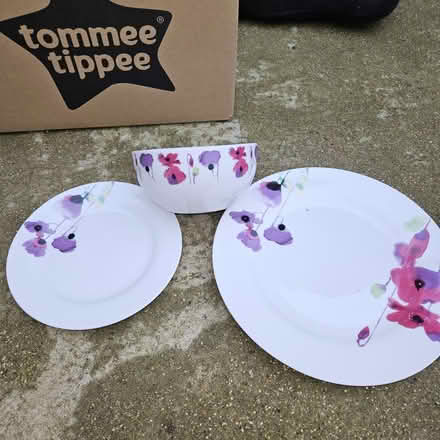 Photo of free Dinner set (Mk42) #2