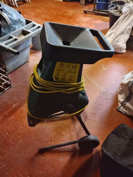 Photo of free Shredder (Strete TQ6) #1