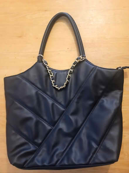 Photo of free Handbag (CV2) #1