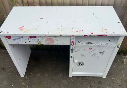 Photo of free Desk (Twickenham TW1) #1