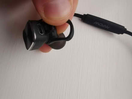 Photo of free Wireless earphones (Broadwater SG2) #1