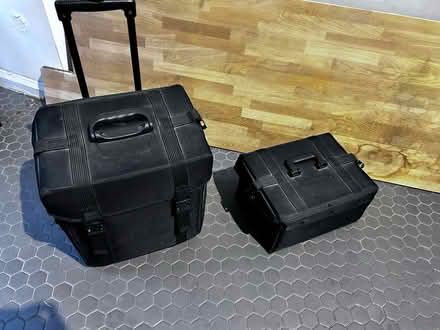 Photo of free Hair suitcase - pick up (SW1 Belgravia) #2