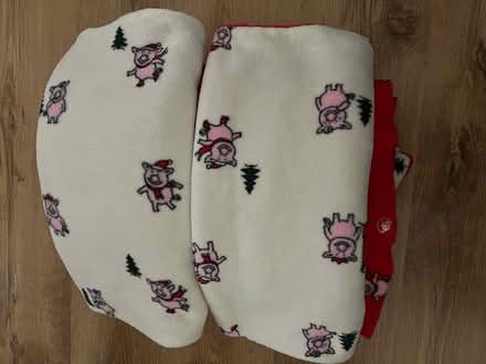 Photo of free Percy Pig Xmas Double Duvet & 2 pillowcases (Stanstead Abbotts SG12) #2
