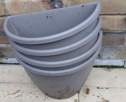 Photo of free 4 cream wall planters (Sydenham, SE26) #1