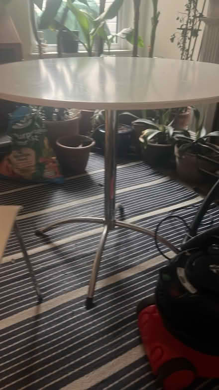 Photo of free T able and chairs (Derby) #4