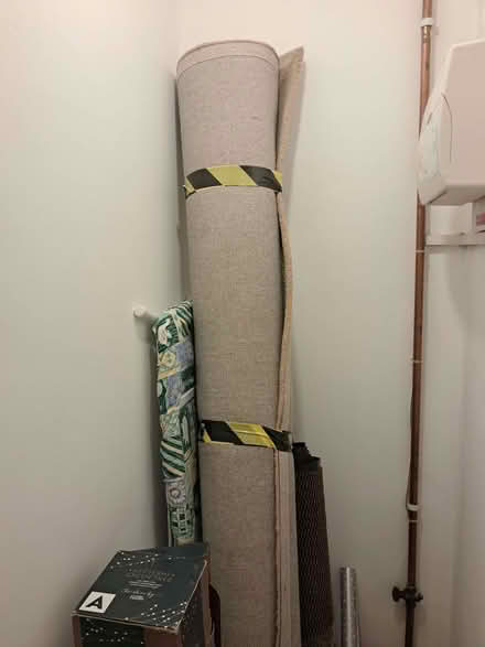 Photo of free Sofa, rug e table (Coppull PR7) #3