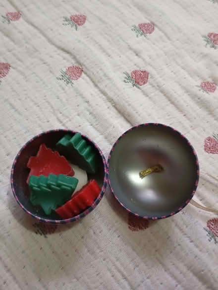 Photo of free Metal bauble (Slade Green DA8) #2