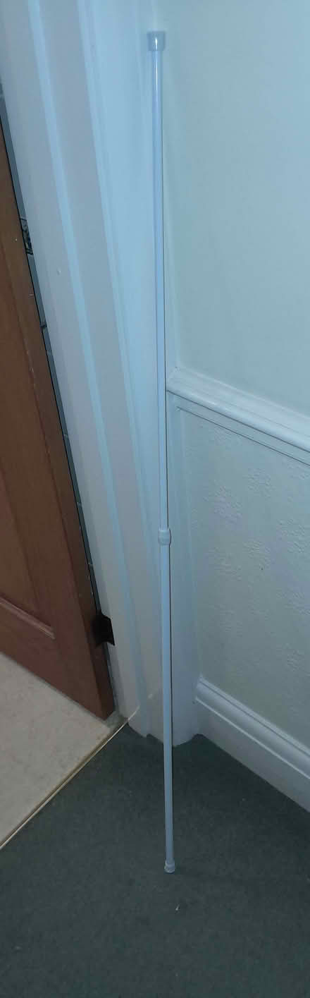 Photo of free Expandable curtain rod for lightweight curtains (Tolworth KT5) #3