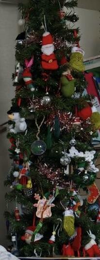 Photo of free 5ft pencil Christmas tree with base (M25 Prestwich) #1