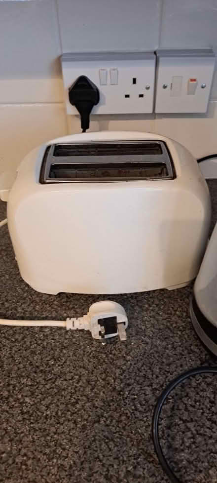 Photo of free Toaster and kettle (BN10 7RG) #1