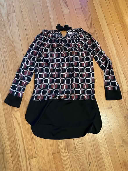 Photo of free Medium sized tanks and dress (Roselle, Il) #4