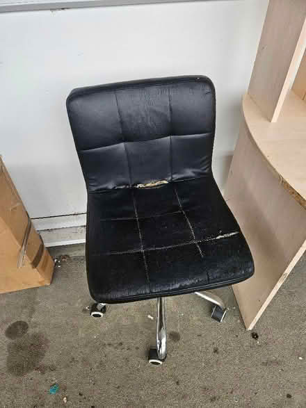 Photo of free Armless computer chair (Smiths Estate OX28) #1