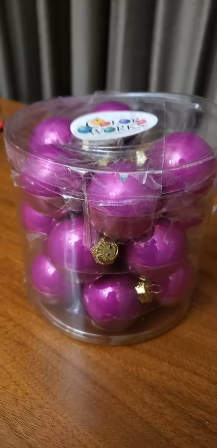 Photo of free Fushia Xmas tree balls (Kenson Park) #1
