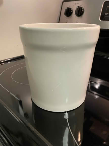 Photo of free Utensil crock (West Chester) #1