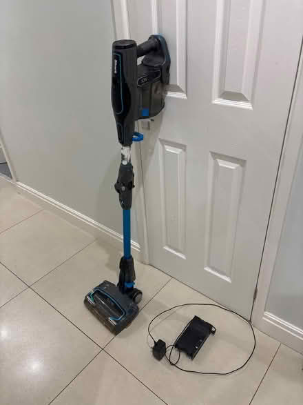 Photo of free Shark - cordless hoover (Woodley RG5) #3