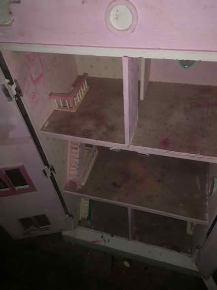 Photo of free Dolls house HEAVY (Gerrards Cross SL98TD) #3