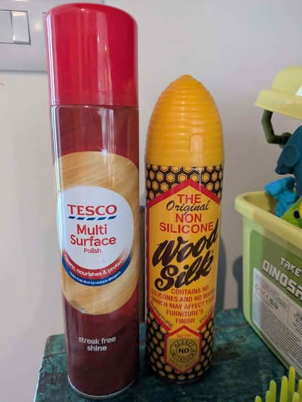 Photo of free 2 tins of furniture polish (Earwig Corner BN7) #1