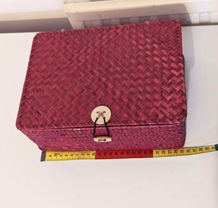 Photo of free Small Red/Cerise Wicker Box With Lid (CT15) #1