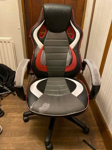 Photo of free Gaming adjustable swivel chair (Hayes BR2) #1