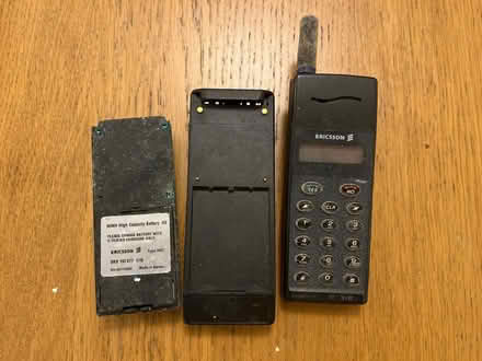 Photo of free 1990s Ericsson GA318 mobile phone (Cumnor Hill OX2) #1