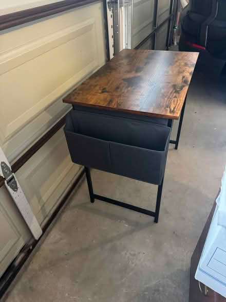 Photo of free Small desk, excellent condition (Eldridge North) #2