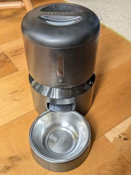 Photo of free Automatic Pet / Cat feeder (Belmont TN35) #1