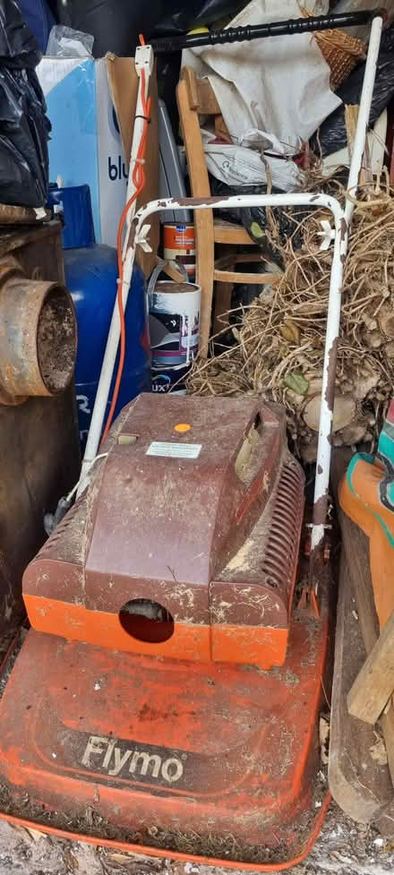 Photo of free petrol Flymo (PO18) #1