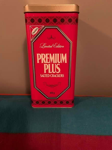 Photo of free Metal cracker tin (Alta vista / riverside) #1