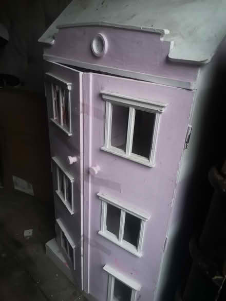 Photo of free Dolls house HEAVY (Gerrards Cross SL98TD) #1