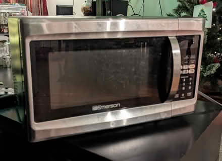 Photo of free Emerson Microwave Oven (arlington heights) #1