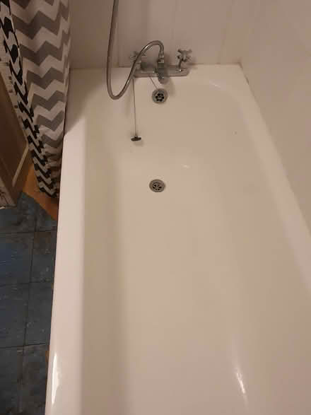 Photo of free Bath, taps and shower (N16) #1
