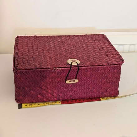Photo of free Small Red/Cerise Wicker Box With Lid (CT15) #2