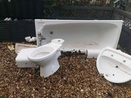 Photo of free Bathroom set. (Pentre Berw LL60) #1
