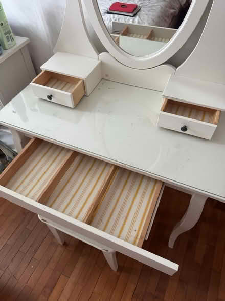 Photo of free Vanity table with stool (Upper Bukit timah) #2