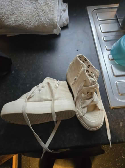 Photo of free Girls boot size 10 (Ford end CM3) #1