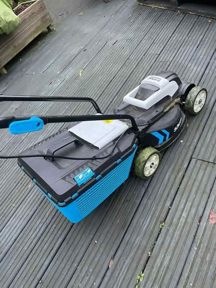 Photo of free Working electric lawnmower (Orpington BR6) #4