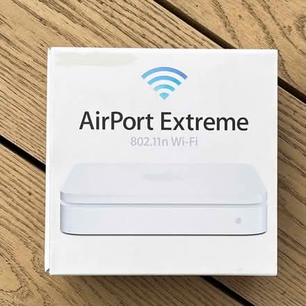 Photo of free AirPort Extreme 802.11n (5th Generation) (Goldenacre EH5) #1