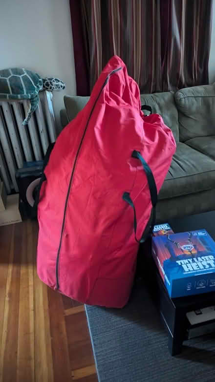 Photo of free fakey 7' christmas tree (arlington heights) #2