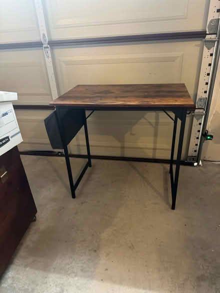Photo of free Small desk, excellent condition (Eldridge North) #3