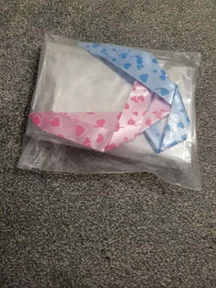 Photo of free Hamper plastic wrap and bows (Dunstable LU5) #1