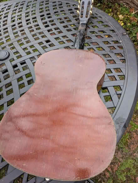 Photo of free Guitar (Bradwell MK13) #3