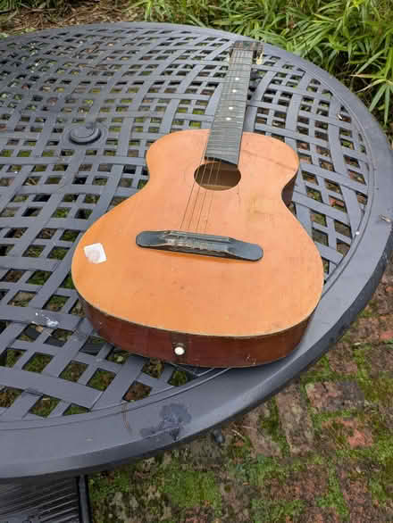 Photo of free Guitar (Bradwell MK13) #2