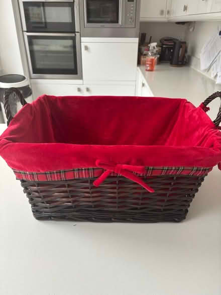 Photo of free Large hamper basket (Wallington SM6) #2